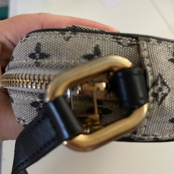 Louis Vuitton Mini Juliet shoulder bag - Picture 12 of 14